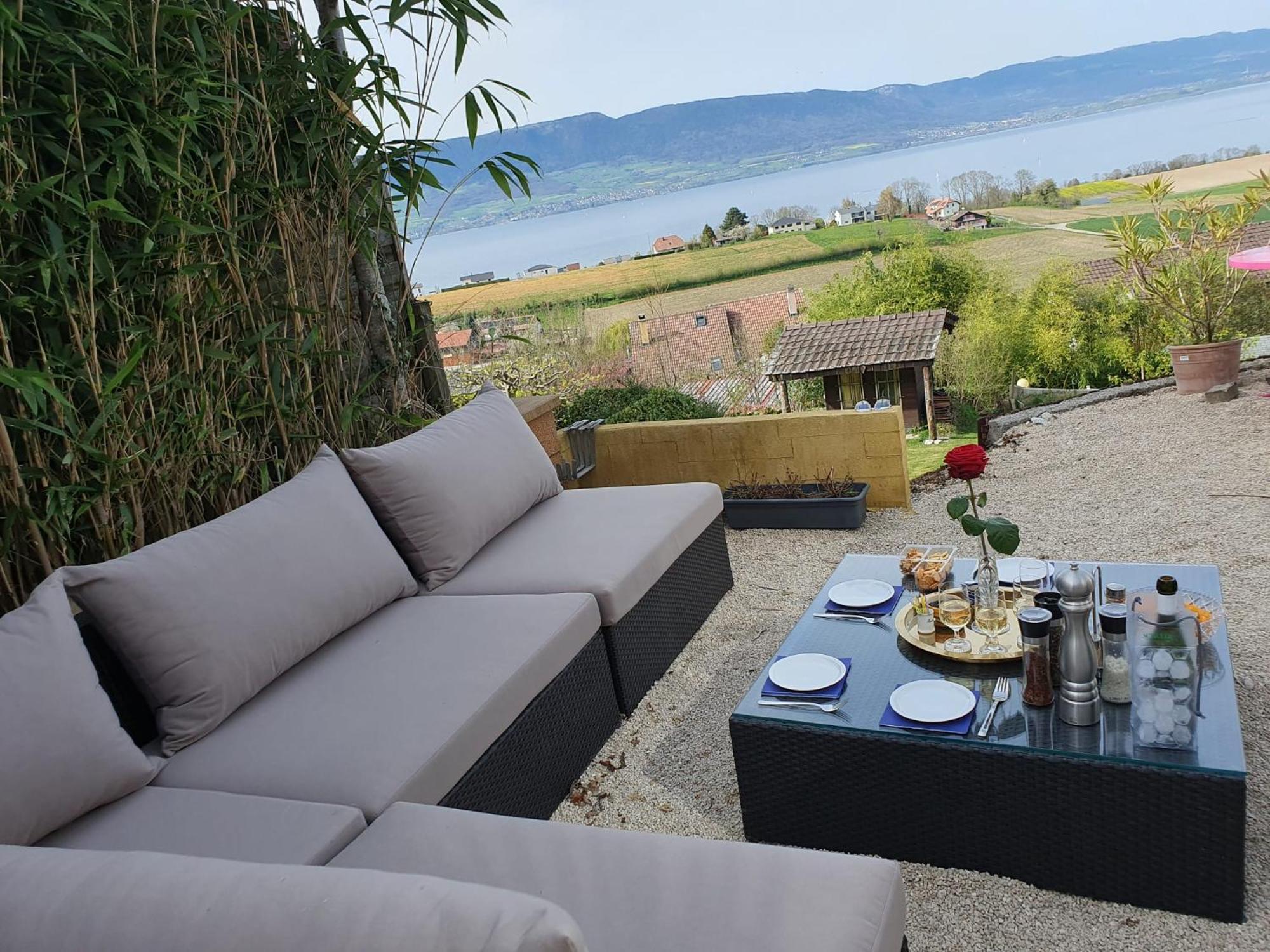Chalet With Stunning Lake And Mountain Views Avec Une Vue A Couper Le Souffle, Une Spacieuse Terrasse Et Jardin Chatillon  Dış mekan fotoğraf